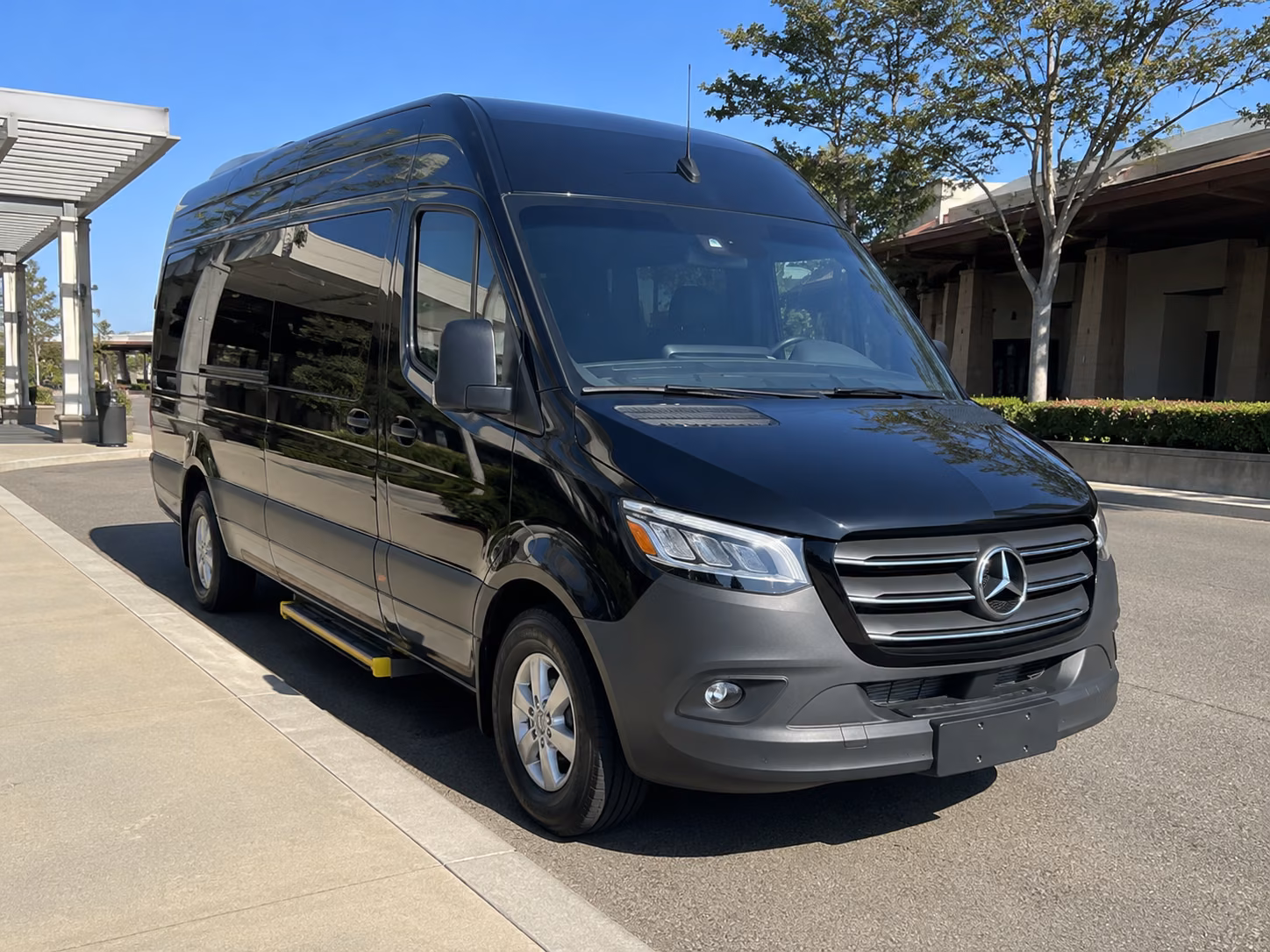 warren 10 passenger sprinter van