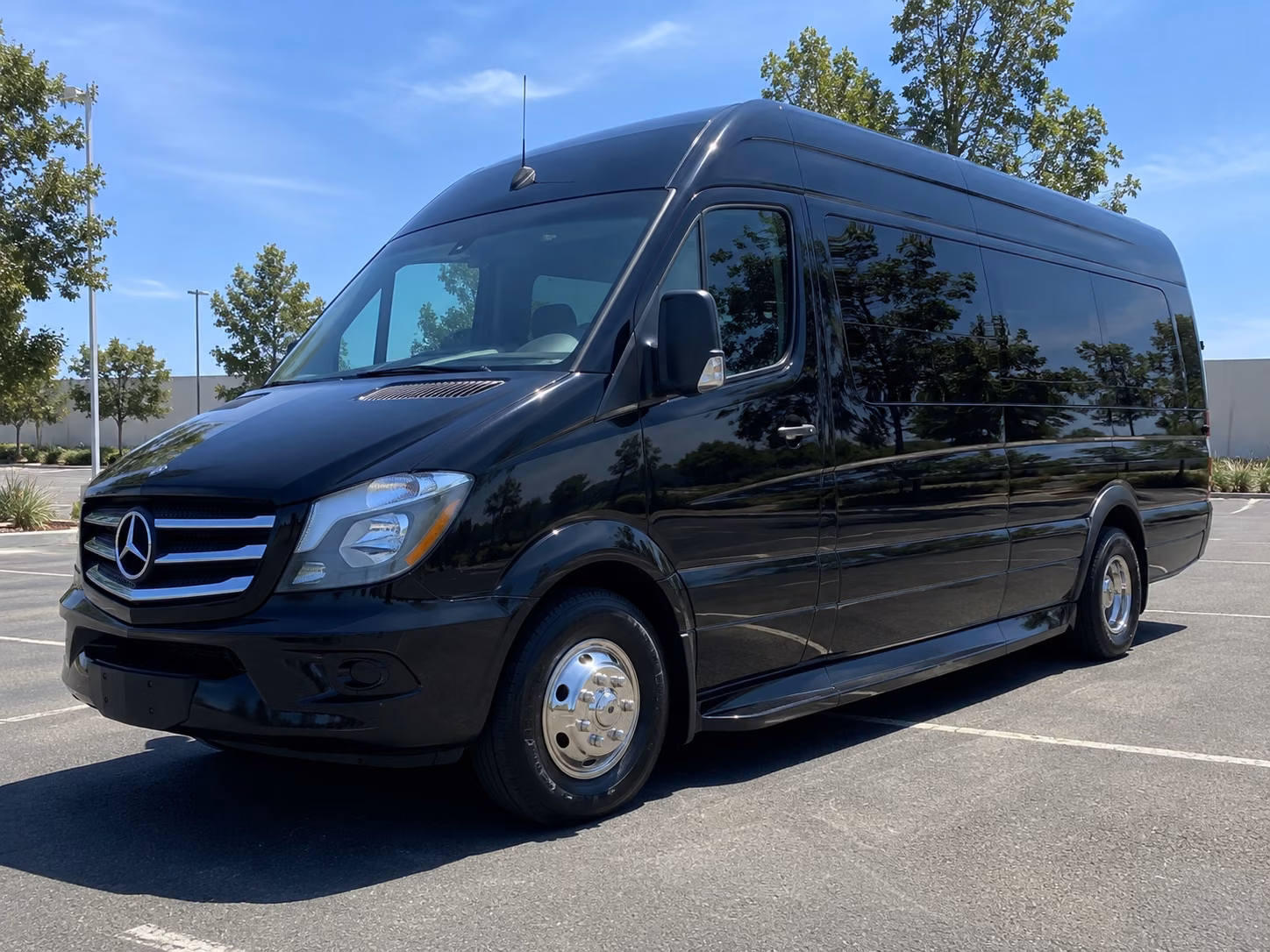 warren 18 passenger sprinter van